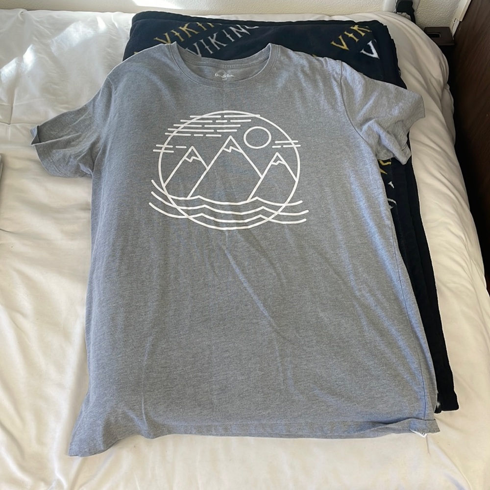 I am selling this shirt. I’ve worn it a couple time and it’s still in good shape